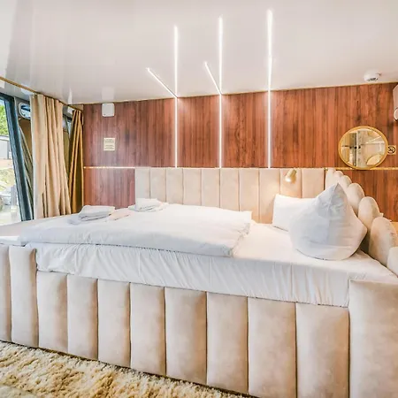 Hausboot Relax 4* Sagard