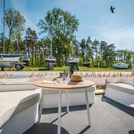 Hausboot Relax Båthotell 4*